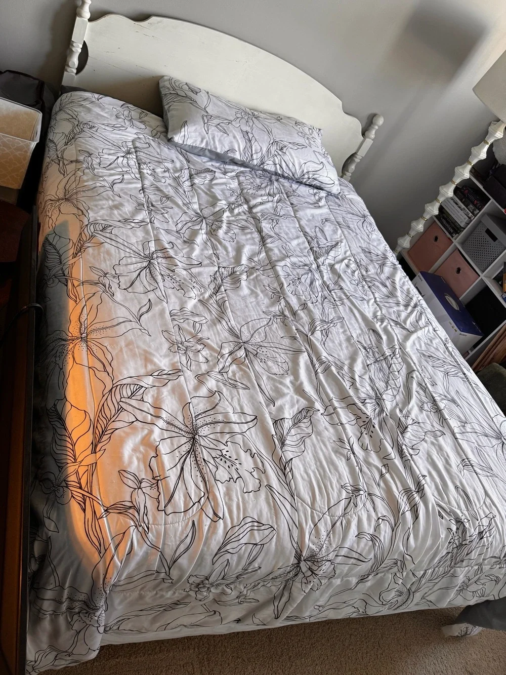 Floral Line-Drawn Comforter Set in White and Black - Home Bedding
